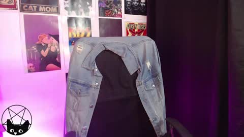 Snapshot of iammari_ chatting on December 10, 2024, 2:16 am Mari online show from December 10, 2024, 2:16 am