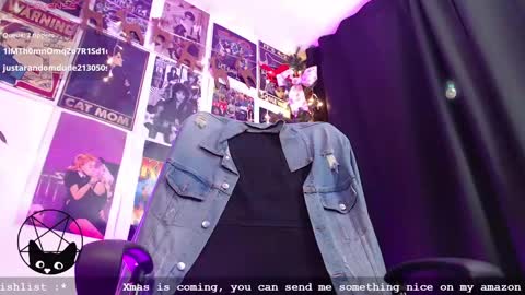 Snapshot of iammari_ chatting on December 20, 2024, 1:36 am Mari online show from December 20, 2024, 1:36 am