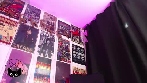 Snapshot of iammari_ chatting on January 24, 2025, 5:10 am Mari online show from January 24, 2025, 5:10 am