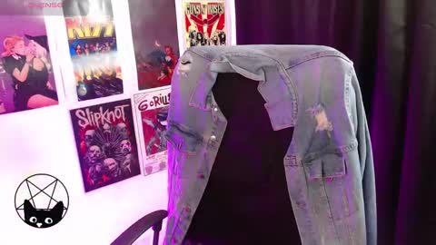 Snapshot of iammari_ chatting on January 30, 2025, 10:30 pm Mari online show from January 30, 2025, 10:30 pm