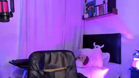 Mel  online show from September 19, 2025, 5:20 am