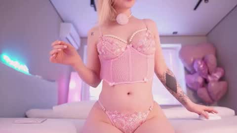 Snapshot of iamninamint chatting on February 8, 2026, 2:42 pm Nina online show from February 8, 2026, 2:42 pm