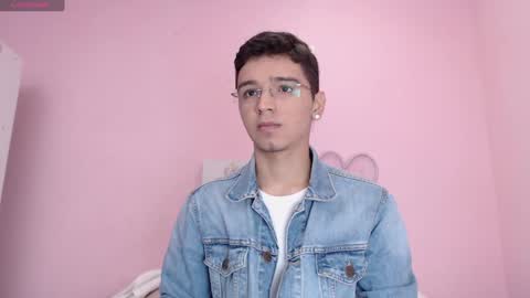 Snapshot of ian_castillo_ chatting on December 10, 2024, 11:11 am IAN CASTILLO online show from December 10, 2024, 11:11 am