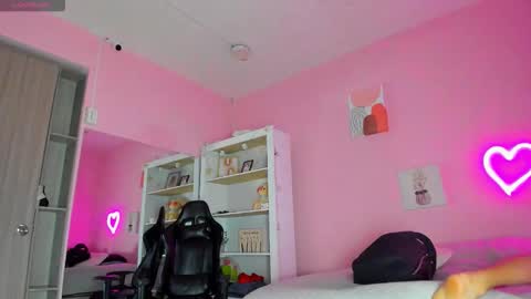 Snapshot of ian_castillo_ chatting on September 12, 2025, 11:10 am IAN CASTILLO online show from September 12, 2025, 11:10 am
