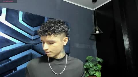 Snapshot of ian_castillo_ chatting on January 12, 2026, 11:15 am IAN CASTILLO online show from January 12, 2026, 11:15 am