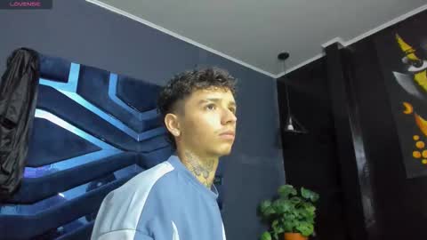 Snapshot of ian_castillo_ chatting on January 16, 2026, 11:14 am IAN CASTILLO online show from January 16, 2026, 11:14 am