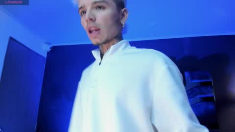 Snapshot of ian_castillo_ chatting on February 13, 2026, 11:56 pm IAN CASTILLO online show from February 13, 2026, 11:56 pm