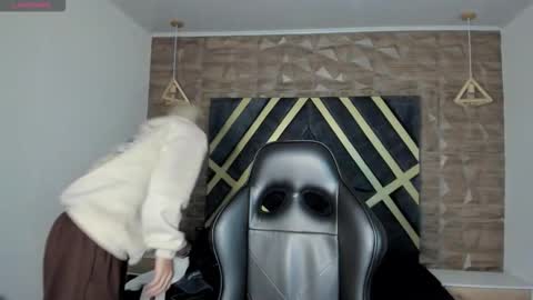 Snapshot of ian_castillo_ chatting on February 16, 2026, 11:17 am IAN CASTILLO online show from February 16, 2026, 11:17 am