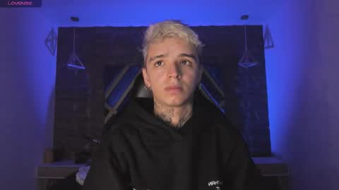 Snapshot of ian_castillo_ chatting on February 17, 2026, 11:18 am IAN CASTILLO online show from February 17, 2026, 11:18 am