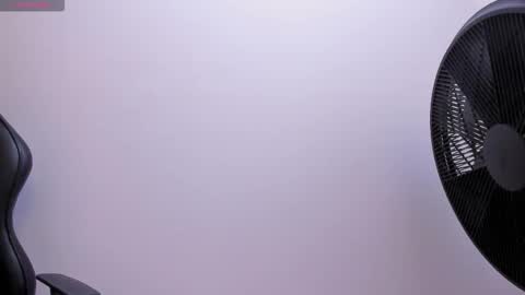 Snapshot of ian_castillo_ chatting on February 18, 2026, 11:17 am IAN CASTILLO online show from February 18, 2026, 11:17 am