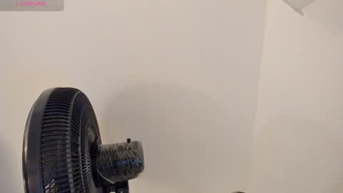 Snapshot of ian_castillo_ chatting on February 25, 2026, 11:09 am IAN CASTILLO online show from February 25, 2026, 11:09 am