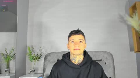 Snapshot of ian_castillo_ chatting on June 1, 2026, 11:12 am IAN CASTILLO online show from June 1, 2026, 11:12 am
