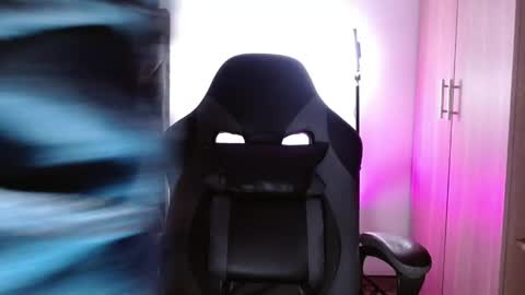 Ian Davis online show from April 15, 2026, 12:28 am