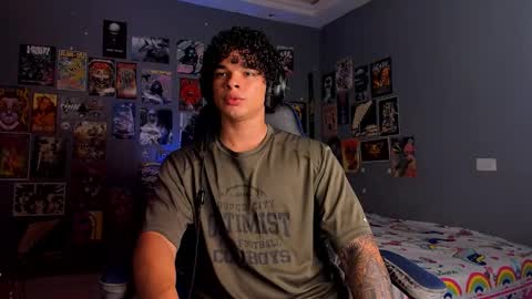 Snapshot of ian_versace chatting on October 21, 2025, 12:55 am Andres online show from October 21, 2025, 12:55 am