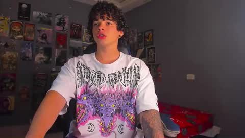 Snapshot of ian_versace chatting on October 26, 2025, 3:29 pm Andres online show from October 26, 2025, 3:29 pm