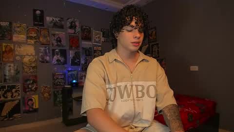 Snapshot of ian_versace chatting on November 10, 2025, 6:18 pm Andres online show from November 10, 2025, 6:18 pm