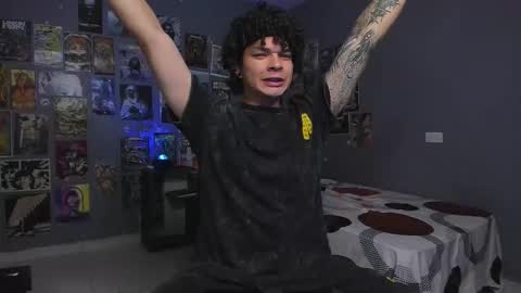 Snapshot of ian_versace chatting on November 16, 2025, 3:45 am Andres online show from November 16, 2025, 3:45 am