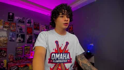 Snapshot of ian_versace chatting on November 18, 2025, 11:26 pm Andres online show from November 18, 2025, 11:26 pm