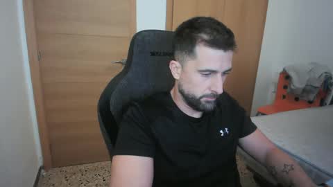 iberian_macho online show from October 16, 2025, 6:36 am