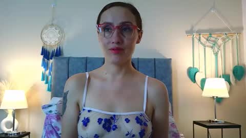 Iberian Moon online show from February 12, 2026, 5:52 pm