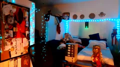 PMS online show from October 5, 2025, 8:45 am