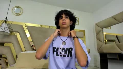 ibratxandy online show from November 5, 2025, 8:42 pm