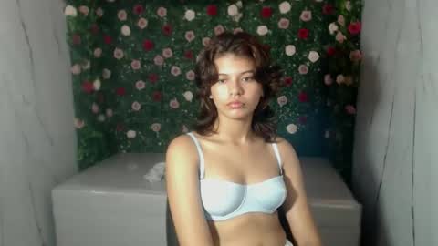 ice_199 online show from November 6, 2025, 2:12 am