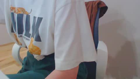 Ice online show from February 25, 2025, 1:06 pm