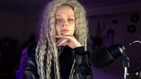 Nina online show from January 16, 2026, 11:53 pm