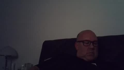 iceoli123 online show from April 17, 2026, 3:48 pm