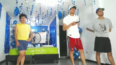 THOMAS AND DAMIAND online show from February 5, 2025, 8:14 pm