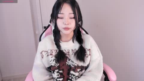 Snapshot of ichigo_o chatting on December 11, 2024, 6:25 am Hitomi online show from December 11, 2024, 6:25 am