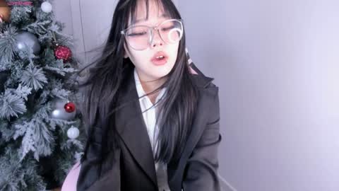 Snapshot of ichigo_o chatting on December 29, 2024, 6:03 am Hitomi online show from December 29, 2024, 6:03 am