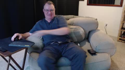 Christopher online show from December 8, 2024, 11:51 pm