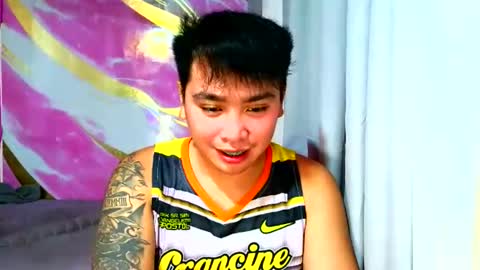 iconic_vince online show from October 9, 2025, 3:21 pm