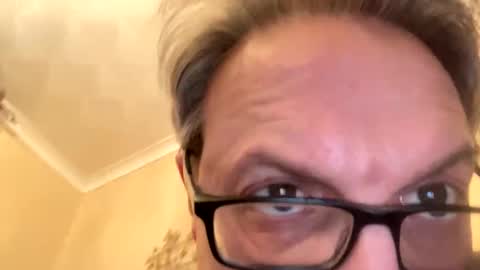 icums4u online show from January 27, 2025, 4:33 pm