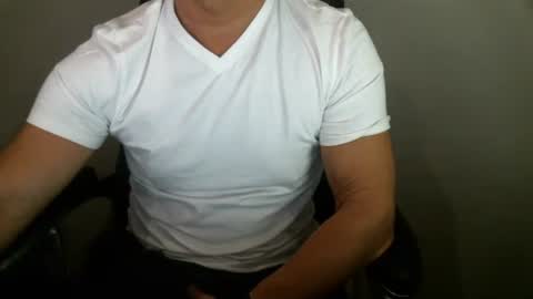 Snapshot of icyou222 chatting on December 9, 2024, 2:06 pm ICU2 online show from December 9, 2024, 2:06 pm