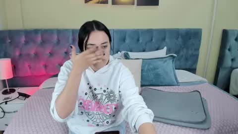 Icy online show from January 28, 2025, 11:49 am