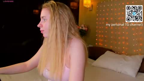 Snapshot of ida_lewiss chatting on April 21, 2026, 1:42 am Ida online show from April 21, 2026, 1:42 am