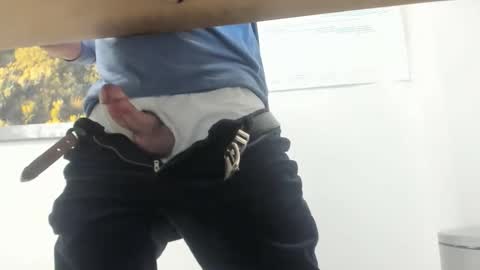 idfunguy2023 online show from December 17, 2025, 11:55 pm