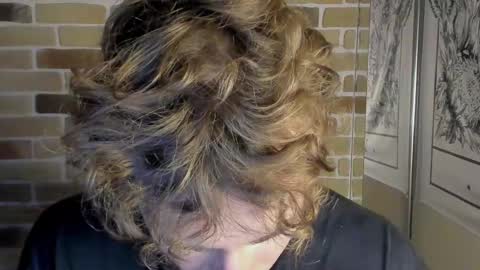 Snapshot of idkiww chatting on September 10, 2025, 9:26 pm yo online show from September 10, 2025, 9:26 pm