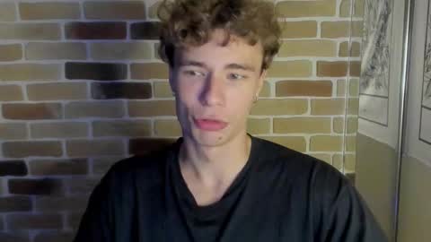 Snapshot of idkiww chatting on September 12, 2025, 8:53 pm yo online show from September 12, 2025, 8:53 pm