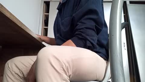 Snapshot of idris_izan chatting on October 30, 2025, 1:45 pm idris izan online show from October 30, 2025, 1:45 pm