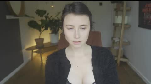 Belle online show from October 16, 2025, 10:49 am