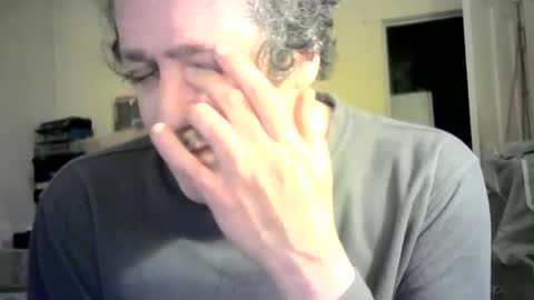 ignoredlittlestloser online show from February 15, 2025, 6:12 am