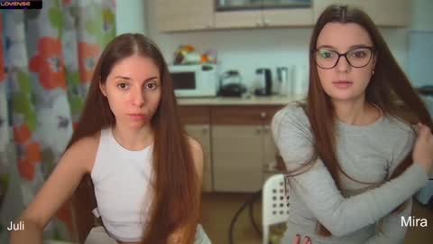 Snapshot of ihavepaws33 chatting on December 3, 2024, 12:59 pm Julia and Mira online show from December 3, 2024, 12:59 pm