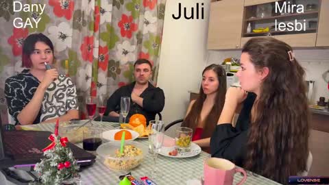 Snapshot of ihavepaws33 chatting on December 26, 2024, 7:27 pm Julia and Mira online show from December 26, 2024, 7:27 pm