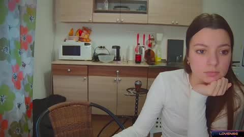 Snapshot of ihavepaws33 chatting on January 28, 2025, 12:00 pm Julia and Mira online show from January 28, 2025, 12:00 pm