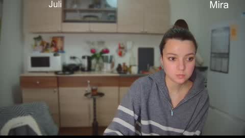 Snapshot of ihavepaws33 chatting on February 9, 2025, 4:40 pm Julia and Mira online show from February 9, 2025, 4:40 pm