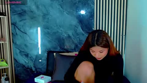 iisalombardi online show from November 4, 2025, 2:32 am